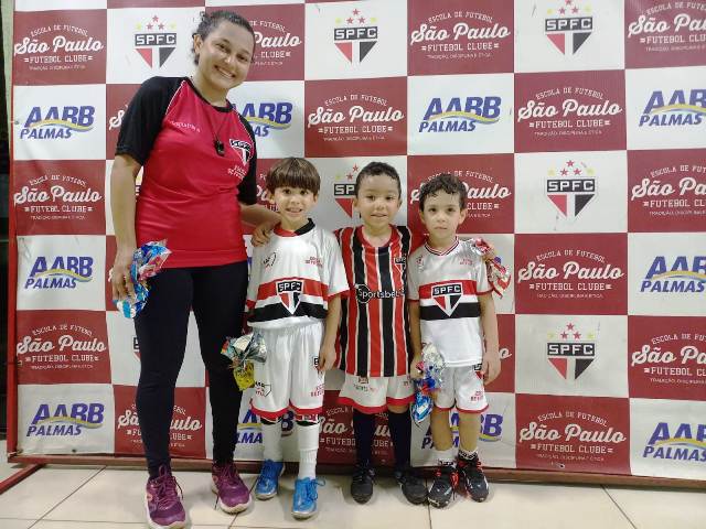 ESCOLA SPFC PALMAS CONFRATERNIZAÇÃO DO DIA DA PÁSCOA BABY FOOT