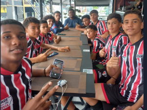 Escola SPFC Palmas faz história em Cotia na Copa Tricolor