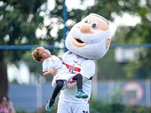 Sucesso total na comemoração dos 5 anos da Escola SPFC na AABB Palmas