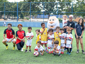 Sucesso total na comemoração dos 5 anos da Escola SPFC na AABB Palmas