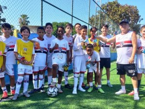 Escola do São Paulo realiza confraternização do Dia da Páscoa