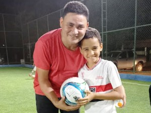Escola SPFC presta homenagem ao Dia dos Pais