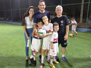 Escola SPFC presta homenagem ao Dia dos Pais