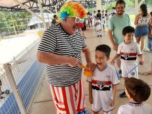 Festa da Criança com direito ao Palhaço Bola na AABB