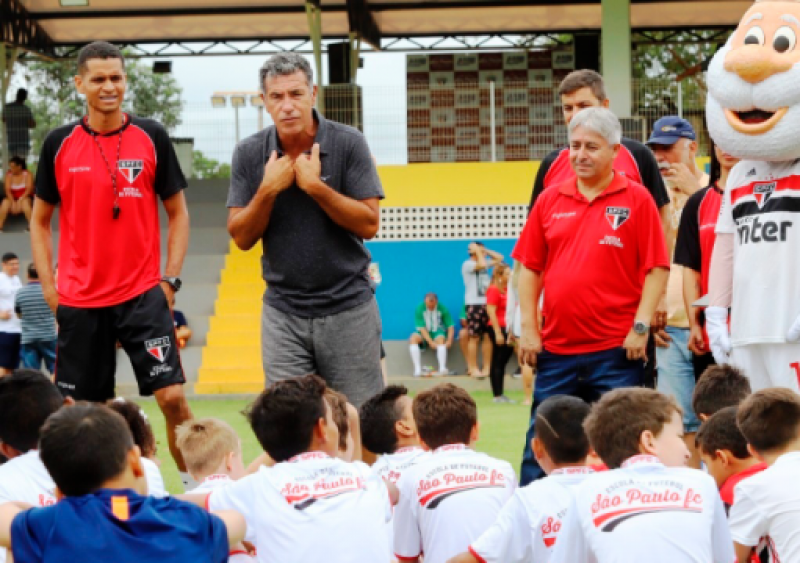ESCOLA DO SPFC NA AABB COMPLETA UM ANO